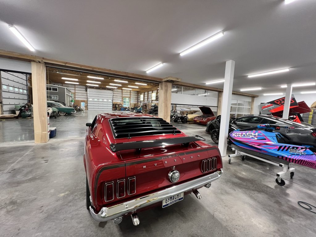 Man Cave Barndominium gallery photo 5