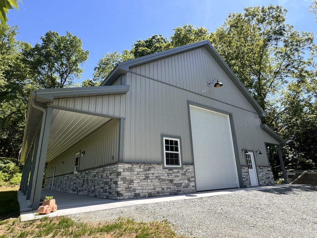 Oversized Hobby Garage gallery photo 5