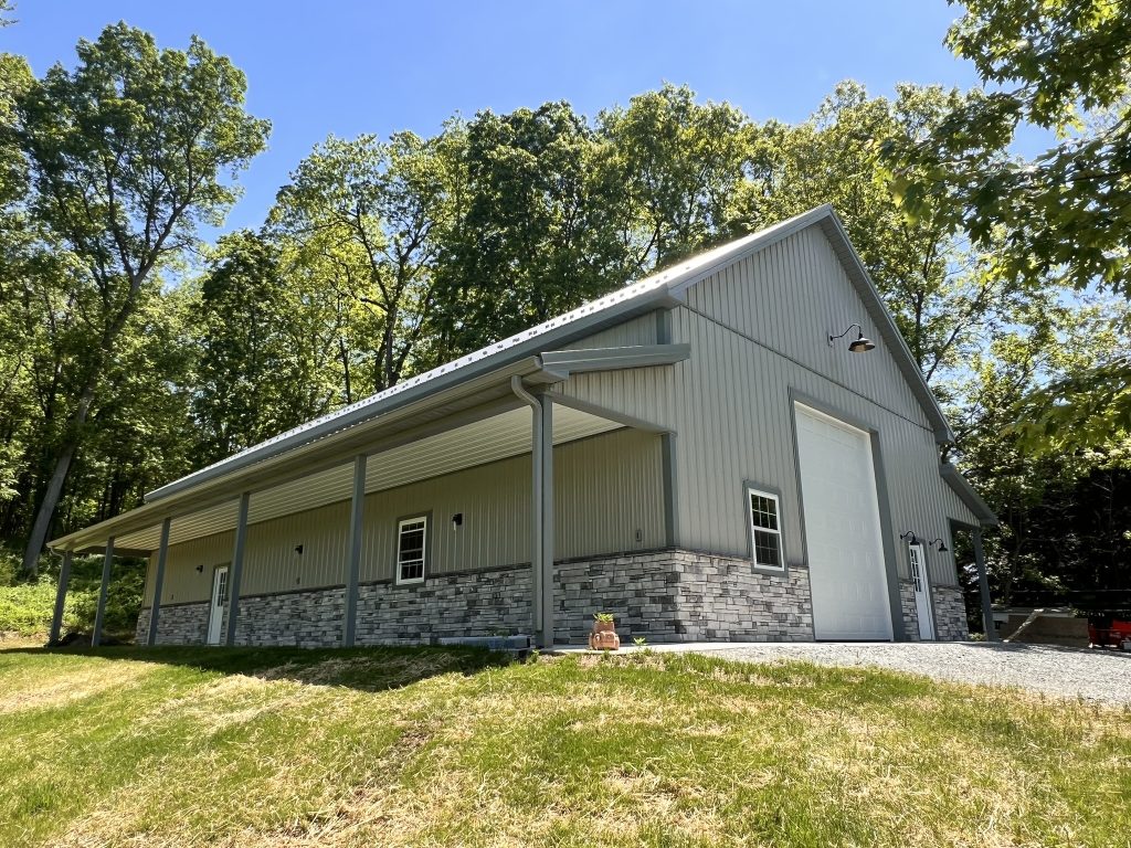 Oversized Hobby Garage gallery photo 6