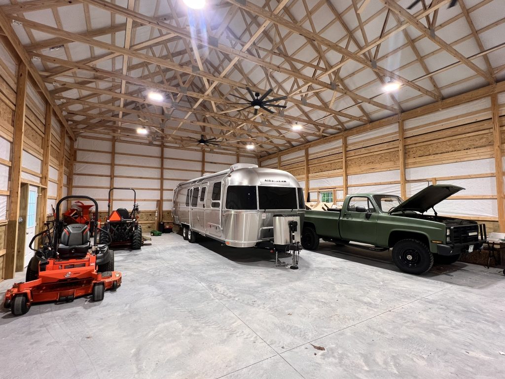 Oversized Hobby Garage gallery photo 13